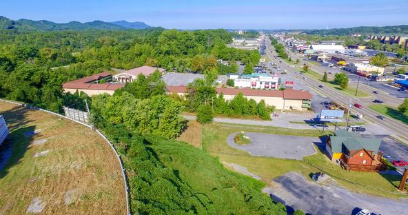 4020 Parkway , Pigeon Forge, TN 37863